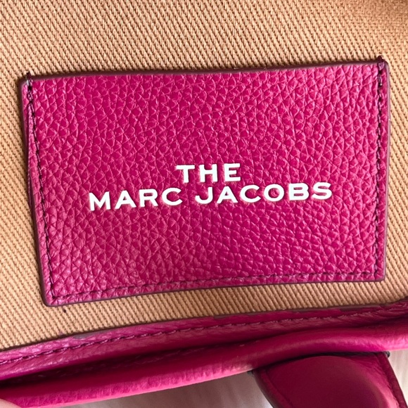 💰SOLD - H009L01SP21 - Marc Jacobs The Leather Small Tote Bag - Picture 11 of 15